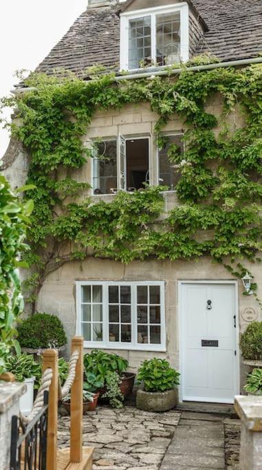 Stylish Getaway Holiday home Painswick